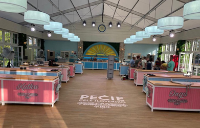 Pracovné pulty s logom